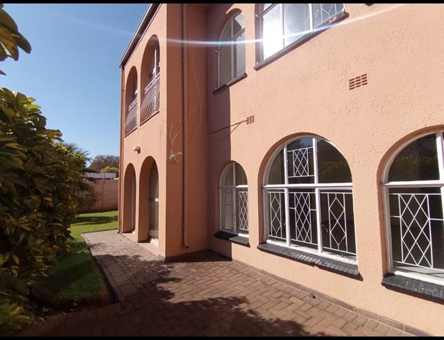 3 BEDROOM TOWNHOUSE FOR SALE IN THREE RIVERS PROPER